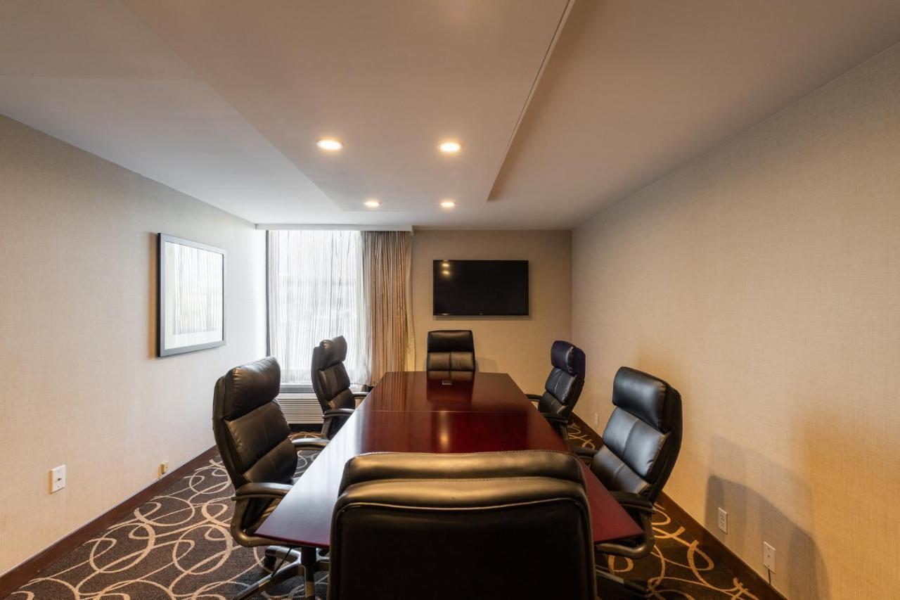 Crowne Plaza Newark Airport By Ihg Hotell Elizabeth Exteriör bild